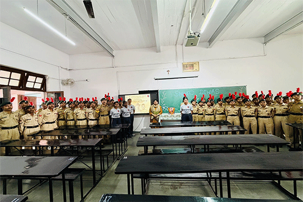 संत जेवियर्स कॉलेज में NCC कैडेट्स  में शहीदों को दी श्रद्धांजलि