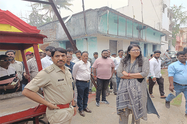 चक्रधरपुर :  SDO-DSP ने चैती छठ व रामनवमी की तैयारियों का लिया जायजा