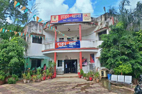 पलामू : 5 किलो गांजा के साथ दो तस्कर गिरफ्तार, न्यायिक हिरासत में भेजे जाएंगे