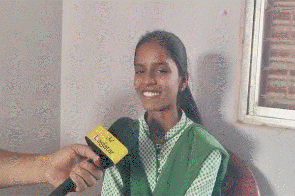 पलामू के चक की बदली तस्वीर: कभी नक्सल गढ़,अब टॉपर प्रीति से मिली नई पहचान