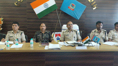 गिरिडीह : कानून व्यवस्था पर SP ने थाना प्रभारी व ओपी प्रभारियों संग की बैठक