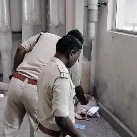 जमशेदपुर: MGM अस्पताल की सातवीं मंजिल से कूदकर कैदी ने की आत्महत्या, सुरक्षा पर सवाल