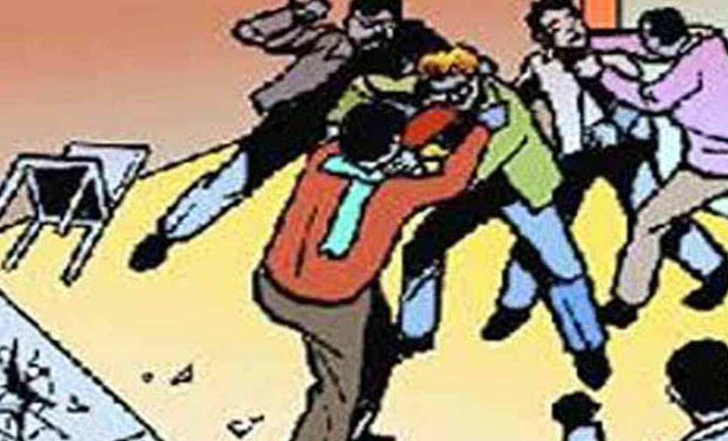 Garhwa : ऑर्केस्ट्रा में स्टेज पर चढ़ने को लेकर विवाद, शादी मंडप में चली लाठियां; दुल्हन के बिना लौटी बारात