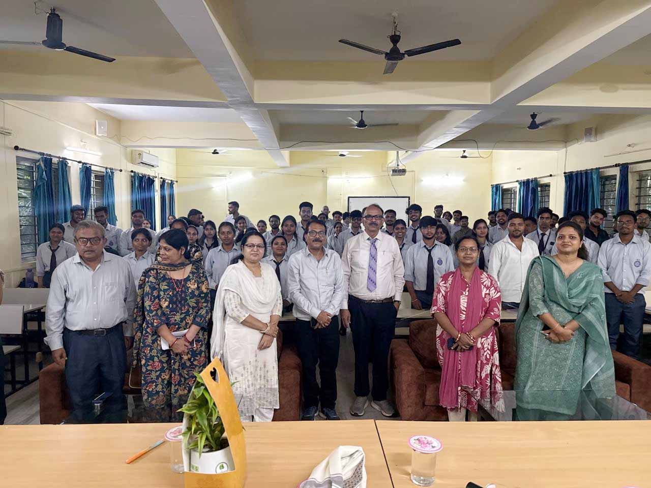 Ranchi : IMS रांची में 'स्ट्रेस मैनेजमेंट एवं करियर संवर्धन' विषय पर विशेष व्याख्यान