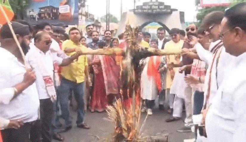 Dhanbad Newas : NEET पेपर लीक मुद्दे पर भाजपा का कांग्रेस पर हमला, राहुल गांधी का पुतला दहन