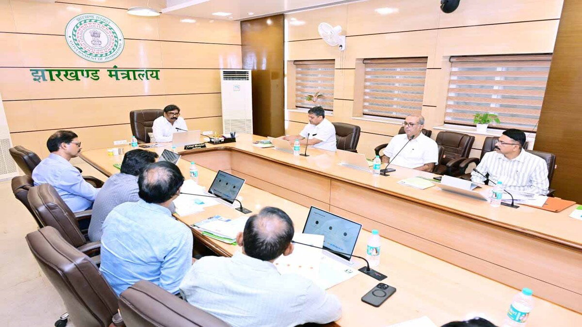 हाथियों के रास्ते में नहीं आएगा विकास, CM हेमंत ने कॉरिडोर की मैपिंग व एलिवेटेड रोड पर दिया जोर