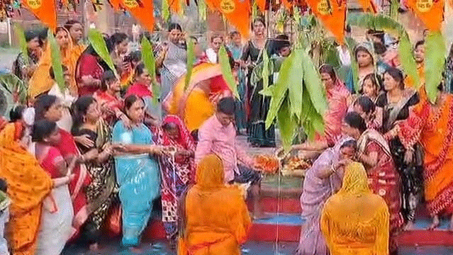 धनबाद : भक्ति भाव  के साथ चैती छठ संपन्न , किन्नर समाज की भागीदारी ने बढ़ाई गरिमा