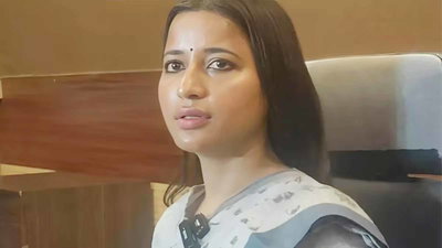 बड़कागांव: अंबा प्रसाद फिसल कर गिरीं, हाथ की उंगली फ्रैक्चर