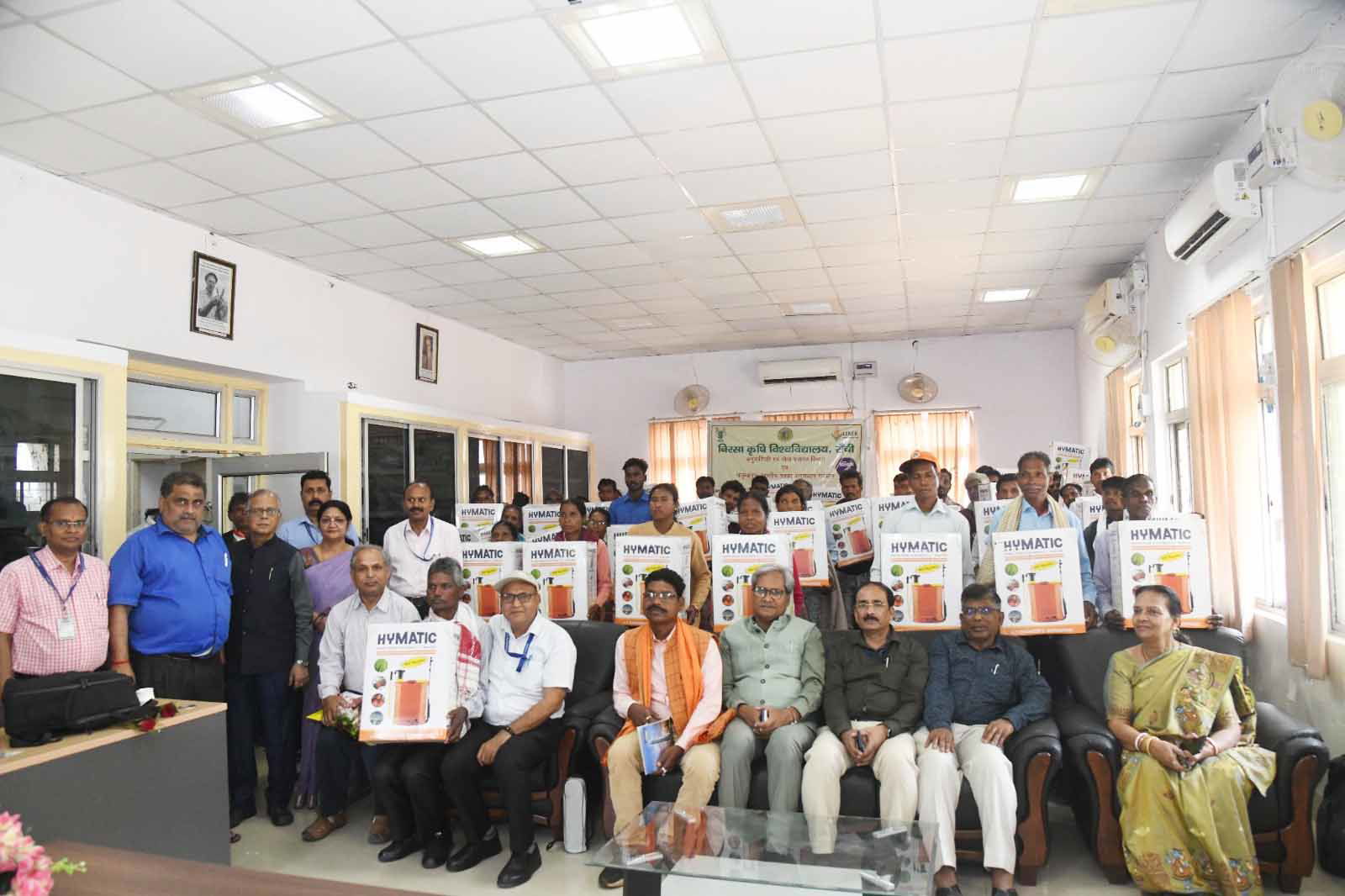 BAU में ‘उन्नत मक्का उत्पादन’ पर प्रशिक्षण, किसानों को दी गई स्प्रेयर मशीन की जानकारी