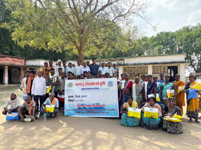 गुमला के कुलांकेरी गांव में किसानों को मौसम आधारित खेती का दिया गया प्रशिक्षण