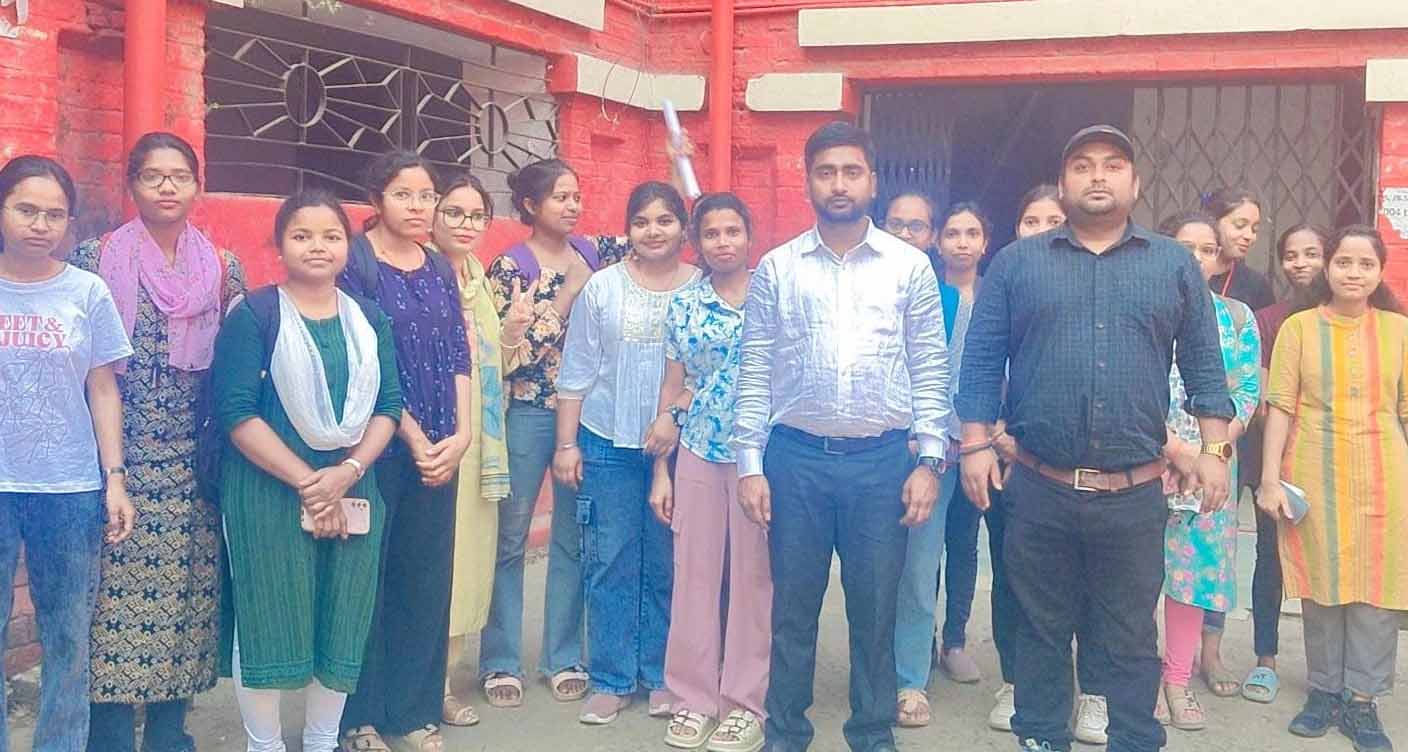 रांची विश्वविद्यालय में नर्सिंग छात्रों का विरोध, परीक्षा जल्द कराने की मांग