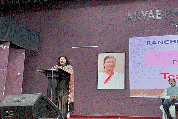 RU में प्लेसमेंट व पीआरओ सेल की समीक्षा बैठक, कुलपति ने दिए अहम निर्देश