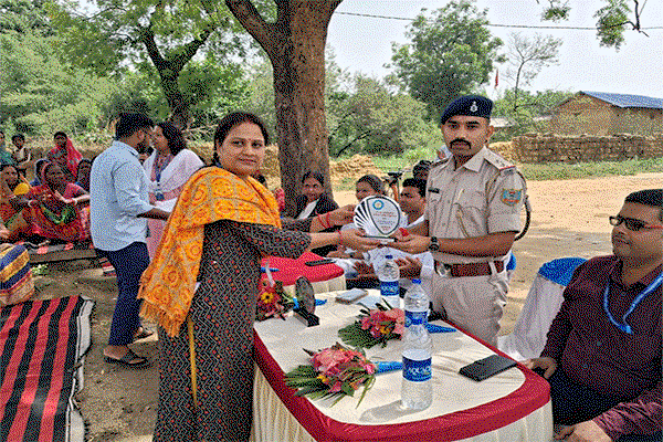 Bokaro News : विधिक जागरूकता शिविर में दी गई कानूनी सहायता की जानकारी