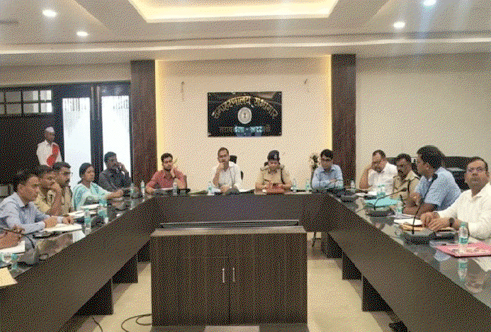 Saraikela News: मतदाता सूची से नाम कटने की अफवाह, DC बोलें- हर मतदाता का नाम होगा शामिल
