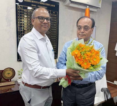 रिम्स के कार्यकारी निदेशक बने डॉ. दीपेश कुमार सिन्हा, पदभार ग्रहण किया