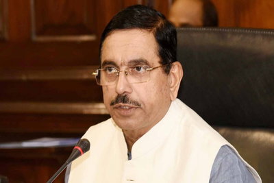 New Delhi : धर्मेंद्र प्रधान के इस्तीफे के बाद शिक्षा मंत्रालय की जिम्मेदारी प्रह्लाद जोशी को