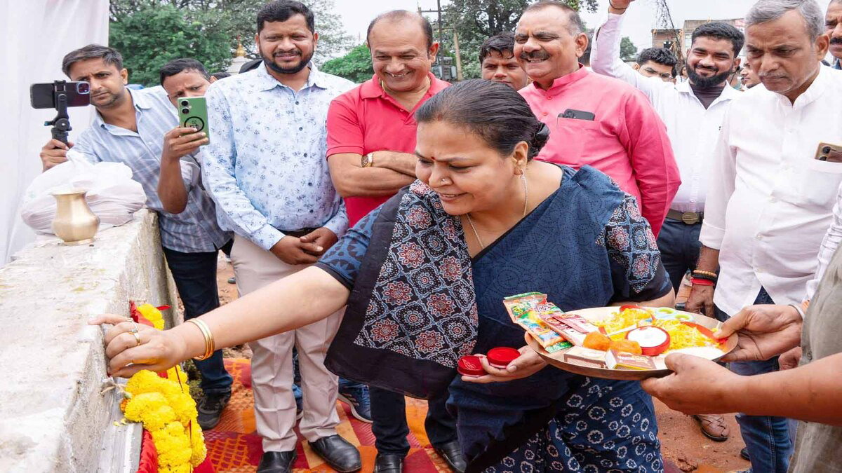 Ranchi News : मंत्री दीपिका सिंह ने 2.55 किमी सड़क सुदृढ़ीकरण कार्य का किया शिलान्यास