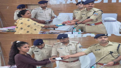 ऑपरेशन मुस्कान 2.0 : रांची पुलिस ने 111 गुम मोबाइल बरामद कर उनके मालिकों को सौंपा