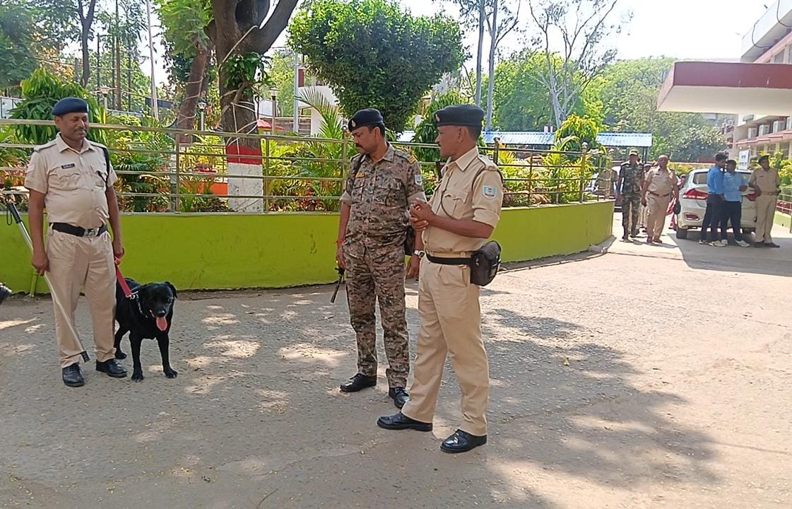 साहिबगंज व धनबाद सिविल कोर्ट को बम से उड़ाने की धमकी