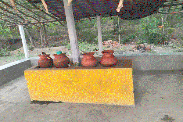 Saraikela News : लू से बचाव को लेकर जिला प्रशासन अलर्ट, सार्वजनिक स्थलों पर पेयजल व्यवस्था के निर्देश