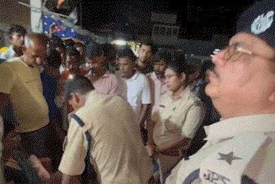 Giridih News: जमीन विवाद  में घायल व्यक्ति की इलाज के दौरान मौत, ग्रामीणों ने किया सड़क जाम