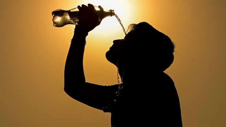 भीषण गर्मी से झारखंड बेहाल, तपती रातों व लू के बीच अस्पतालों में बढ़ रही मरीजों की भीड़