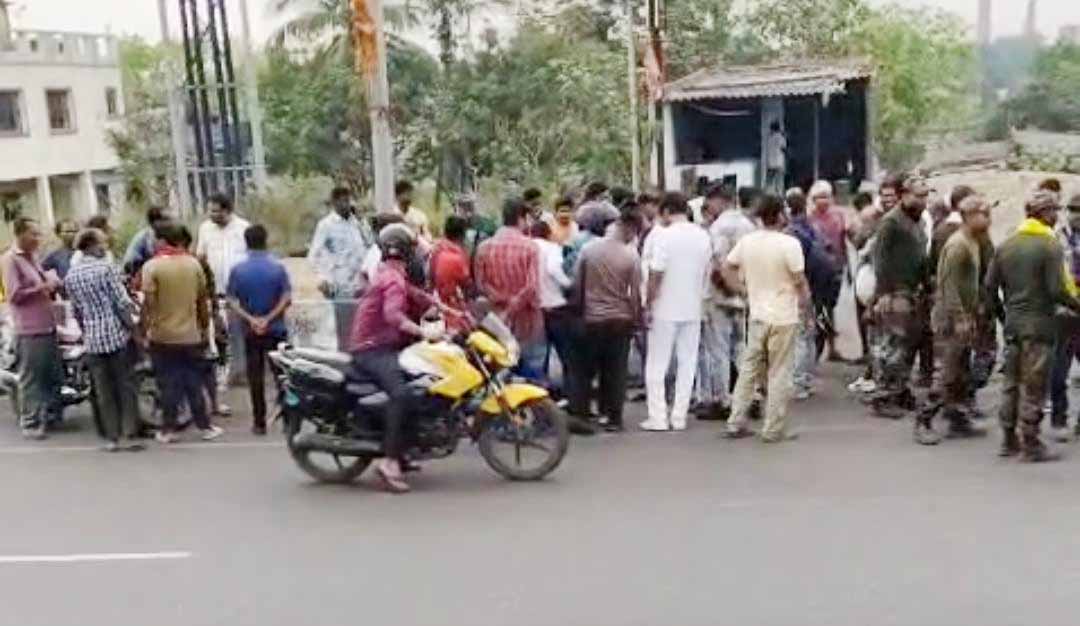 धनबाद: परीक्षा देने जा रहे छात्र की बाइक डिवाइडर से टकराई, मौत