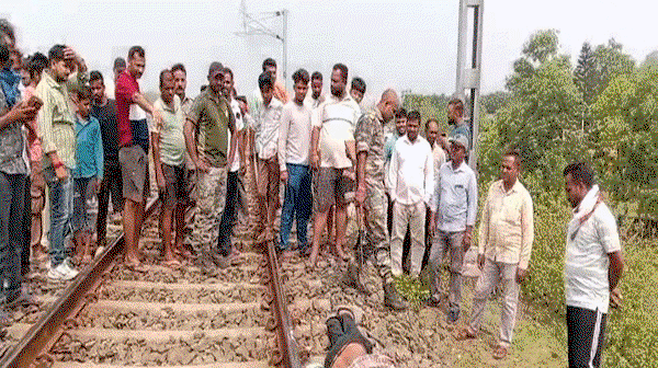 Giridih News : ट्रेन की चपेट में आकर युवक की मौत, जांच में जुटी पुलिस