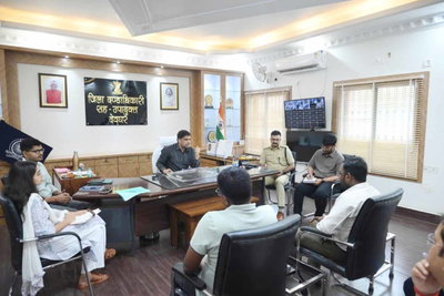 Deoghar : श्रावणी मेले को लेकर DC ने की उच्च स्तरीय बैठक, रेलवे स्टेशनों पर विशेष तैयारी