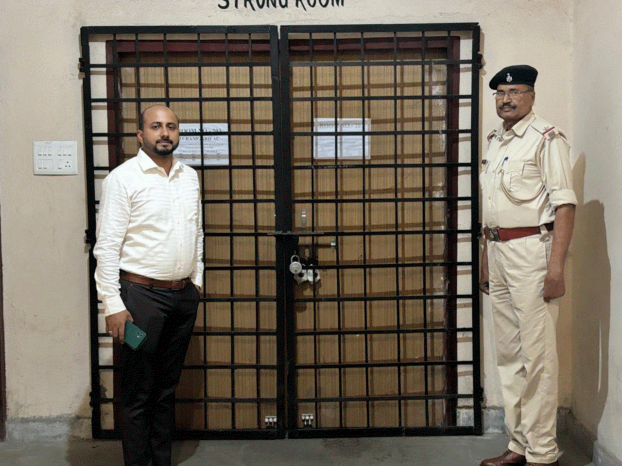 Ramgarh : डीसा ने किया EVM वेयरहाउस का निरीक्षण, सुरक्षा व्यवस्था का लिया जायजा