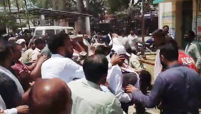 हजारीबाग: सवाल पूछने पर पत्रकार से मारपीट, बाबूलाल ने मंत्री इरफान पर लगाए गंभीर आरोप