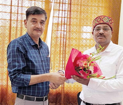 DSPMU में नवनियुक्त समन्वयक ने संभाला पदभार, शिक्षकों ने किया स्वागत