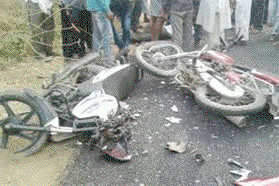 Nawada News :  दो बाइकों की आमने–सामने टक्कर, एक की मौत, दो घायल