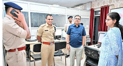 Bokaro News:  बकरीद पर  DC-SP  ने कंट्रोल रूम  का लिया जायजा