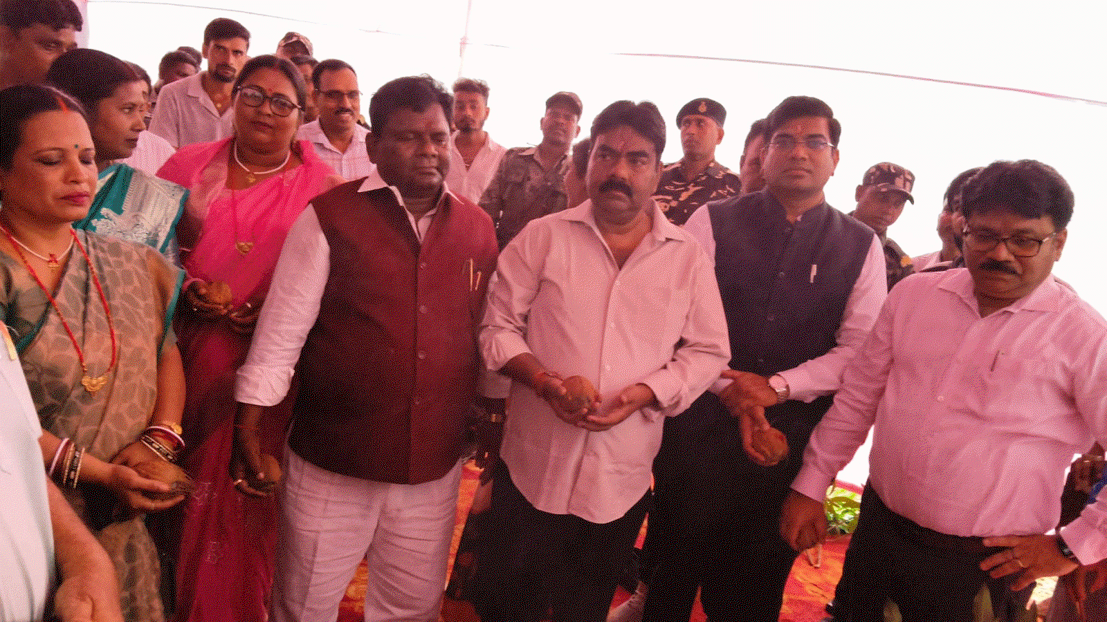 Latehar News : जिला परिषद के नए भवन निर्माण के लिए रखी गयी आधारशिला