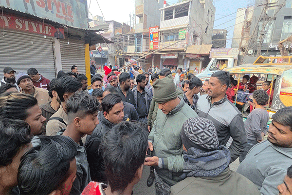 गिरिडीह : ट्रक की चपेट में आकर वृद्ध की मौत, आक्रोशितों ने सड़क जाम की