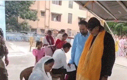 बंगाल चुनाव : मिथुन चक्रवर्ती ने किया मतदान,बोलें- अधिक लोग वोट डालने आए हैं