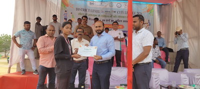 रामगढ़: अस्मिता सिटी लीग में बेटियों ने दिखाई प्रतिभा, डीसी ने किया सम्मानित