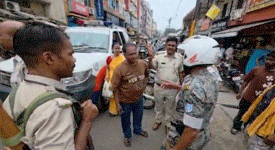 Jamshedpur News : साकची बाजार में 500 रुपये की रंगदारी को लेकर चाकूबाजी, दो घायल