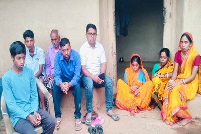 Giridih : सऊदी में 9 दिनों से पड़ा प्रवासी श्रमिक का शव, परिजनों ने सरकार से लगाई मदद की गुहार