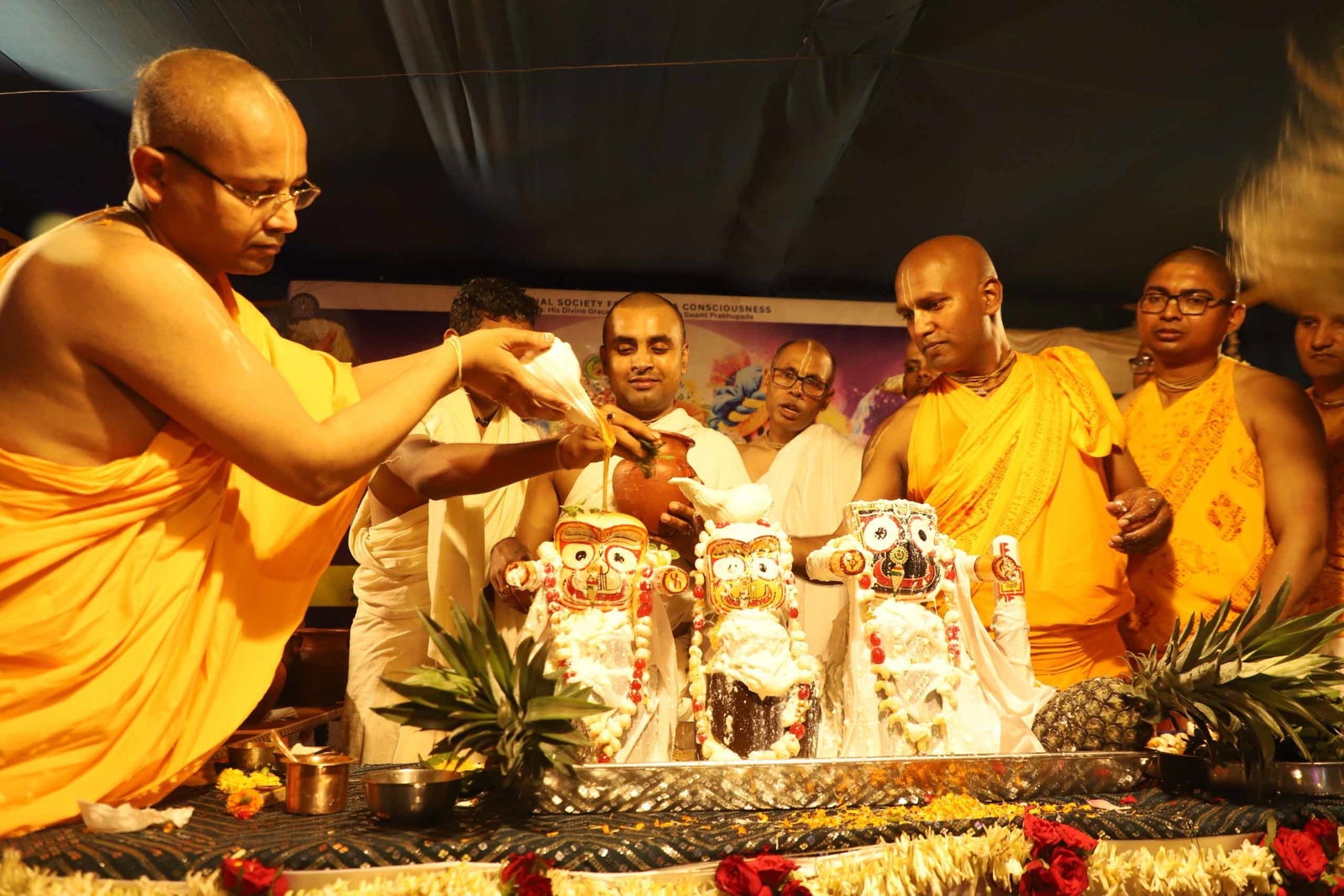 Ranchi : 500 किलो आम से सजा भगवान जगन्नाथ का दरबार, स्नान यात्रा में उमड़े 600 से अधिक श्रद्धालु