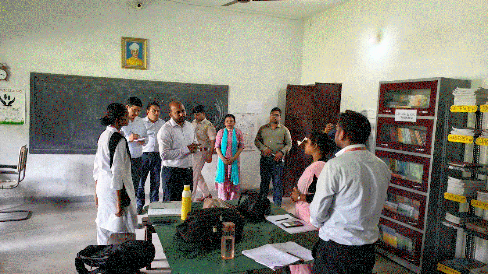 Ramgarh News :  डीसी ने बालिका उच्च विद्यालय भुरकुंडा का किया औचक निरीक्षण