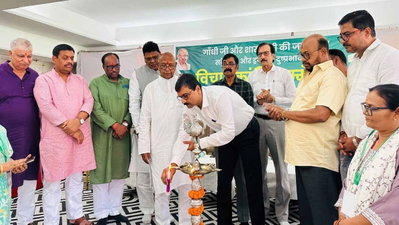 Jamshedpur News : ड्रग्स और सट्टेबाजी रोकने में नगर निकाय आगे आएं- सरयू राय