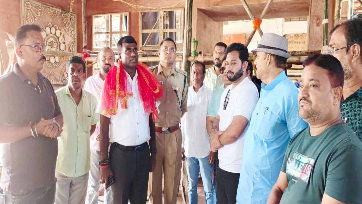 Puja Pandal Inspection