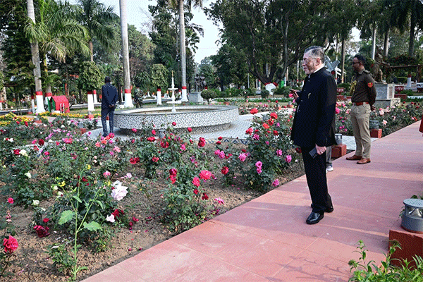 लोक भवन उद्यान आम नागरिकों के लिए खुला, पहले दिन 2559 लोगों ने किया भ्रमण