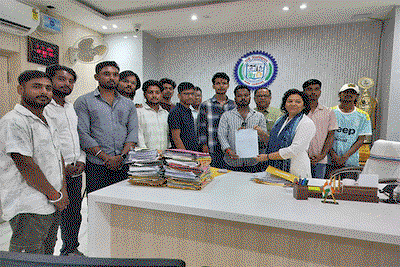 Education News :  RU में यूजी नामांकन जल्द शुरू करने की मांग, AJSU ने कुलपति को सौंपा ज्ञापन