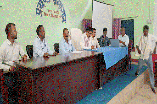 Chaibasa News: बंदगांव में जनगणना कार्य का स्टेट टीम ने किया निरीक्षण, प्रगणकों को दिए निर्देश