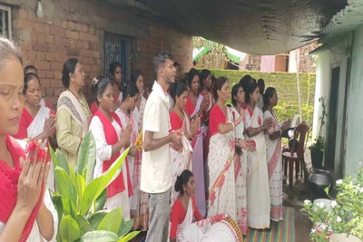 Ranchi News : हरमू में सरना झंडागड़ी की तीसरी वर्षगांठ मनाई गई