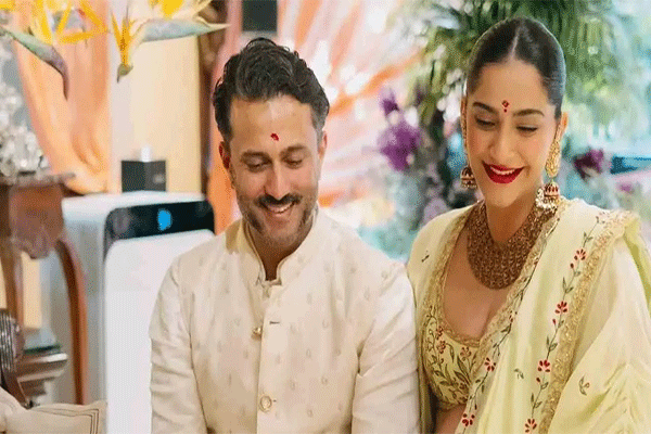 सोनम कपूर के घर फिर गूंजी किलकारी, बेटे को दिया जन्म