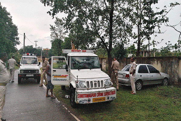 रांची: धुर्वा में लावारिस पड़े पिकअप वाहन से अवैध शराब बरामद